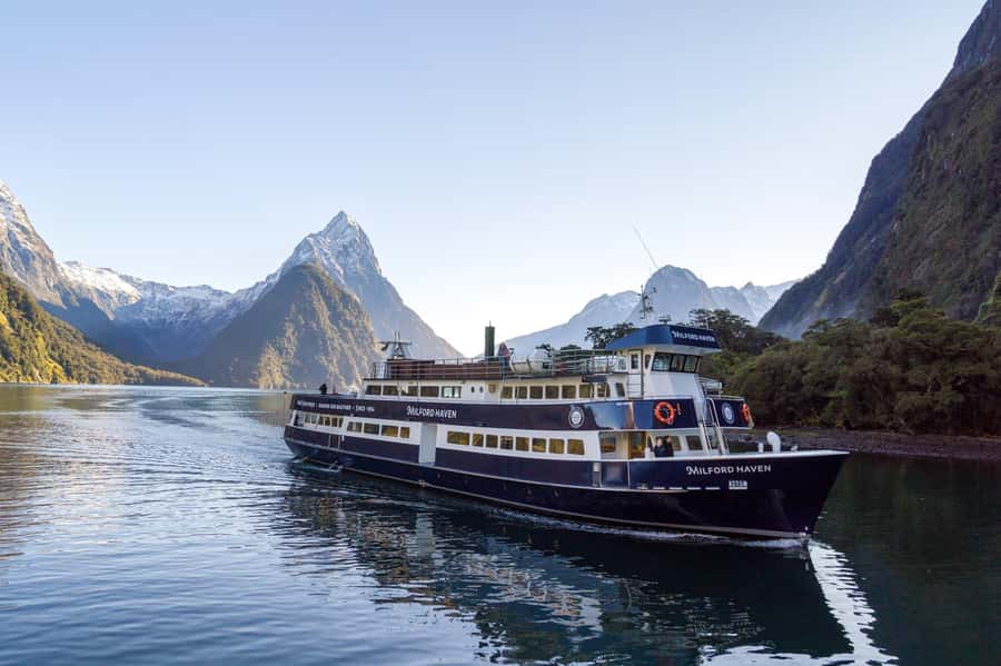 From Queenstown: Milford Sound Cruise and Coach Day Trip - Why the 600-kilometre day is worth considering