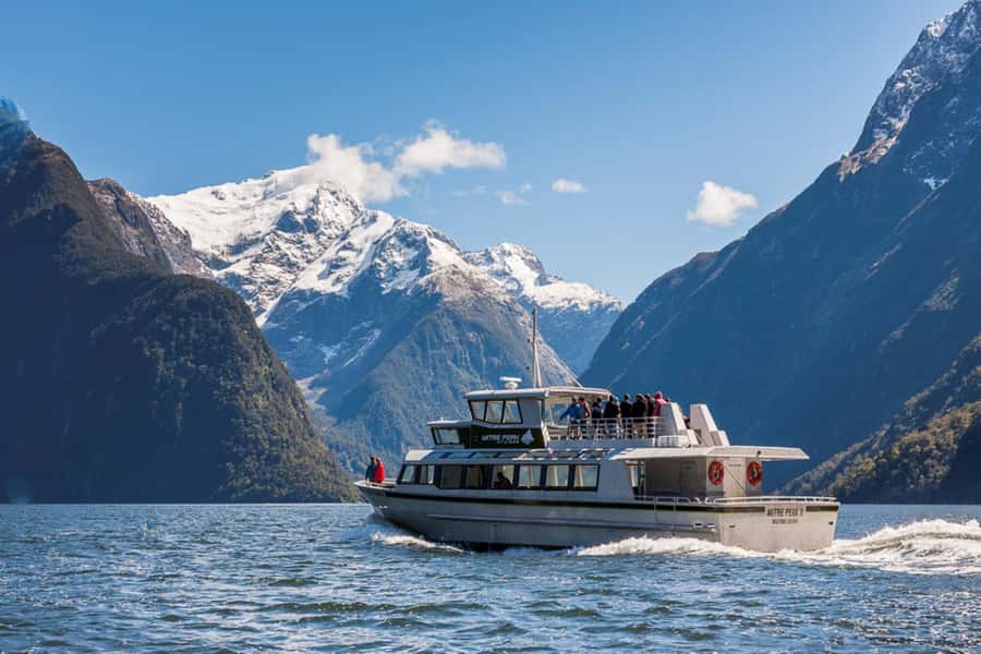 From Queenstown: Milford Sound Day Trip with Cruise & Flight - Guides, vehicles, and the feel of the day