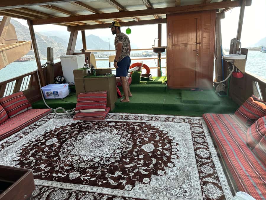 From Ras al Khaimah: Musandam Khasab Day Trip with Transfer - Lunch on the dhow