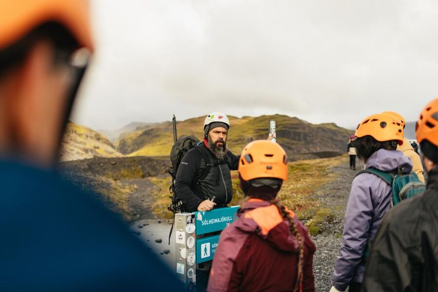 From Reykjavík: Waterfalls, Black Beach & Glacier Day Trip - Why this 12-hour route works so well