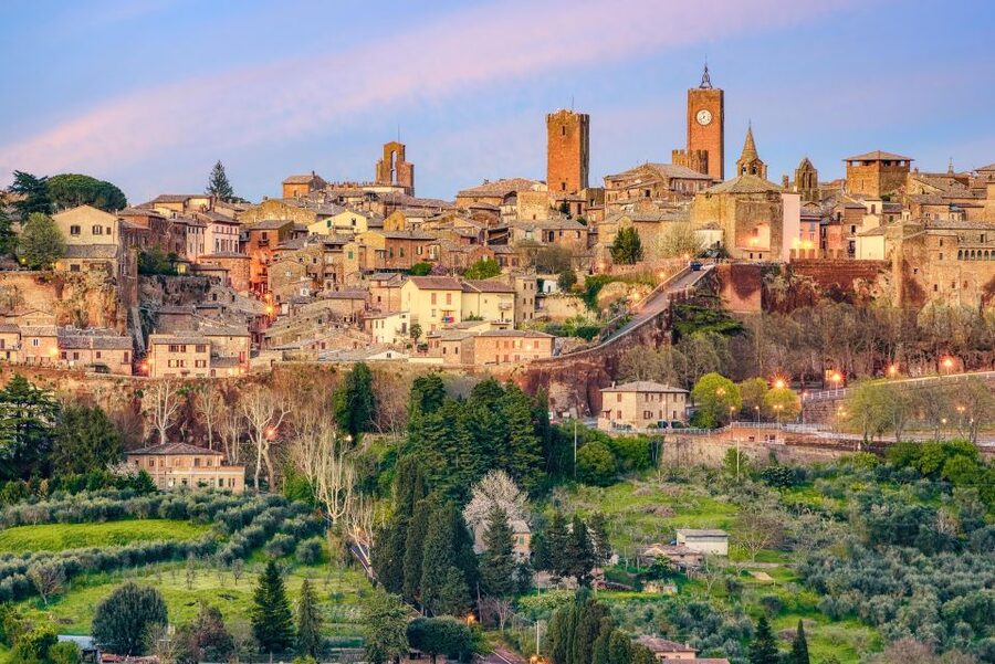 From Rome: Bagnoregio & Orvieto Day Trip with Wines & Lunch - Who should book this experience?