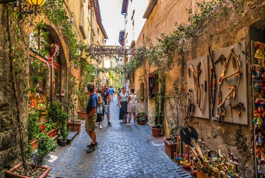 From Rome: Bagnoregio & Orvieto Day Trip with Wines & Lunch - Meeting at Piazza del Popolo