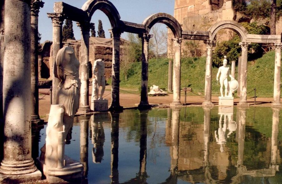 From Rome: Hadrian's Villa & Villa d'Este Day Trip & Lunch - Lunch between the two villas