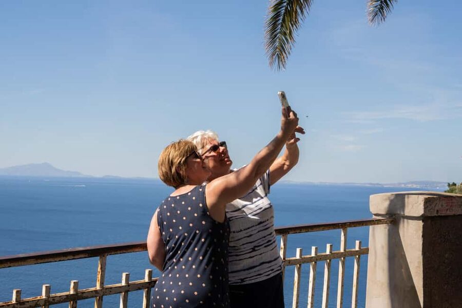 From Rome: Luxury Van Day Trip to Pompeii & Sorrento Lunch - Lunch in Piano di Sorrento