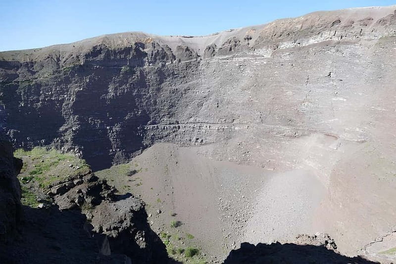 From Rome: Pompeii and Vesuvio Guided Day Trip with Lunch - Who should book this experience?