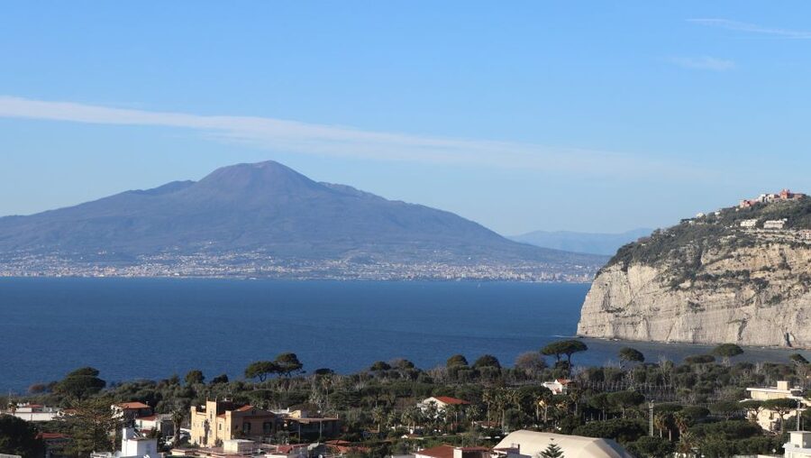 From Rome: Pompeii, Positano and Amalfi Coast Day Trip - Should you book From Rome to Pompeii and Positano?