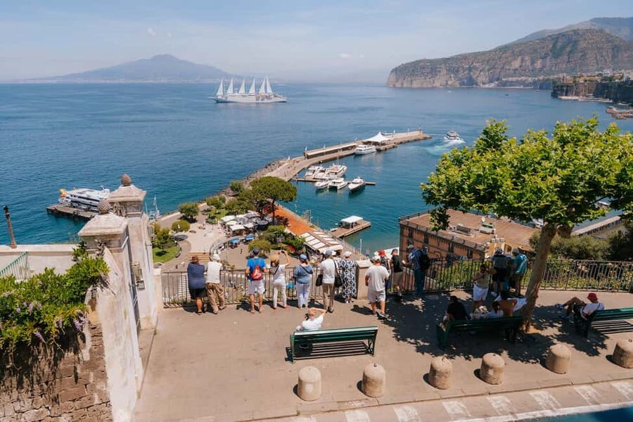 From Rome: Pompeii with Expert Guide & Amalfi Coast Day Trip - The long ride south to Pompeii