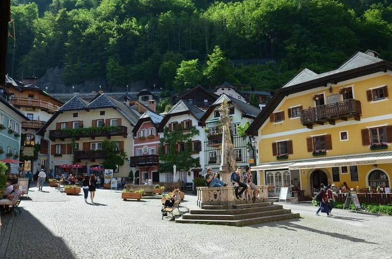 From Salzburg: Private Day Trip to Hallstatt with St. Gilgen - St. Gilgen offers a quiet lakeside pause