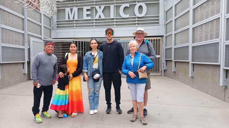 From San Diego: Tijuana Guided Day Trip with Lunch - Crossing from San Ysidro into Tijuana