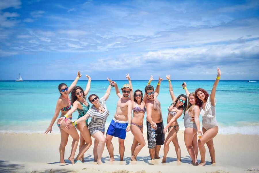 From Santo Domingo: Saona Island Day Trip w/ Lunch & Drinks - Saona Island and nearly three hours of beach time
