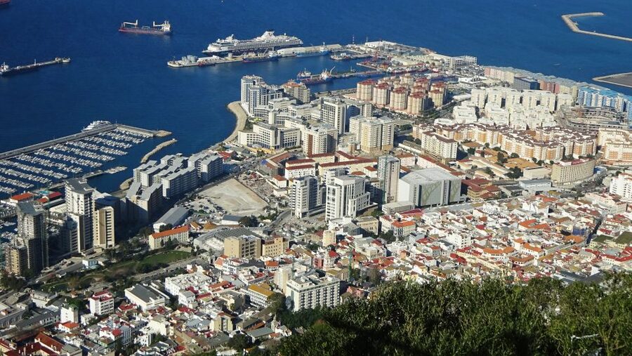 From Seville: Full-Day Trip to Gibraltar - Casemates Square and the first look at town