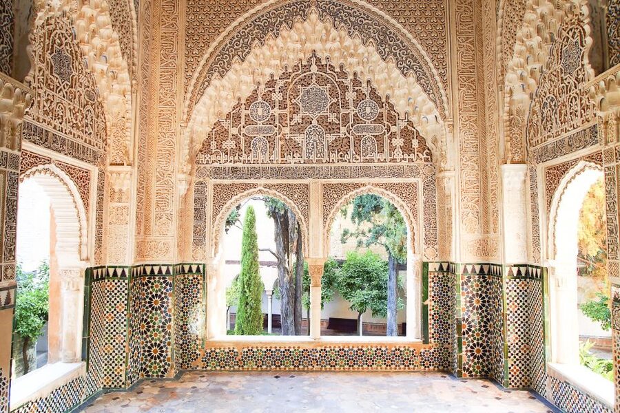 From Seville: Granada Day Trip with Alhambra and Albaicín - The early Seville departure and long coach ride
