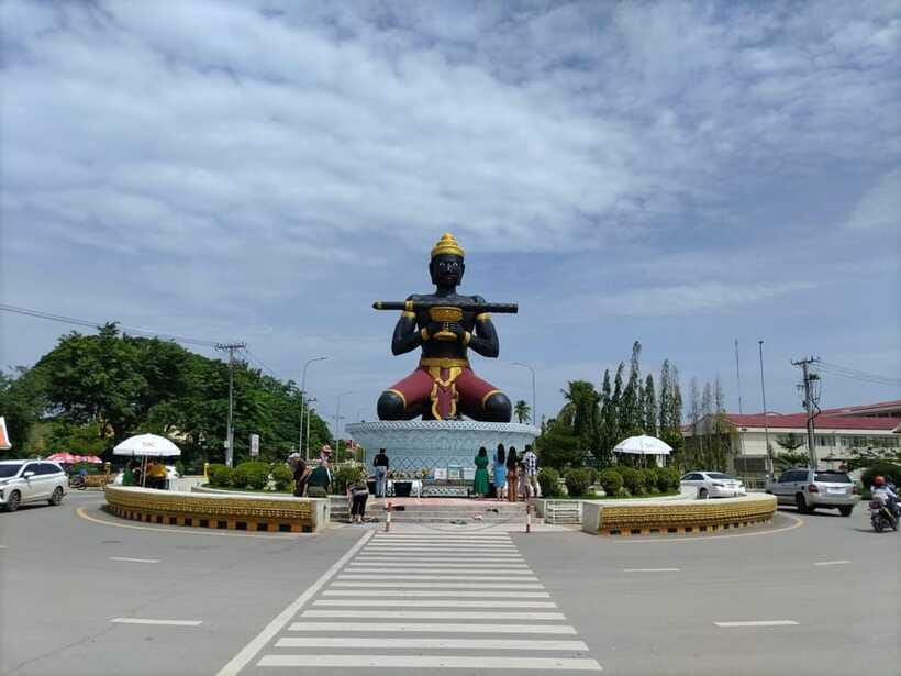 From Siem Reap: Battambang Day Trip Return or to Phnom Penh - Crossing the Hanging Bridge and visiting the Peace Gallery