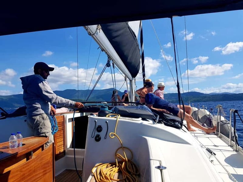 From Skiathos Marina: Yacht Sailing Day Trip with Lunch - Lunch at a Greek taverna in Neo Klima