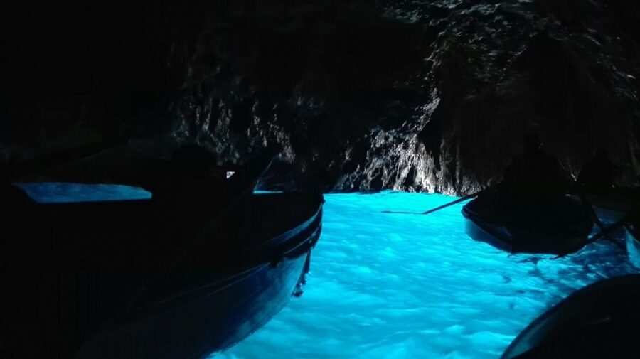 From Sorrento: Full-Day Trip to Capri and Blue Grotto - Guides who help make a busy day manageable