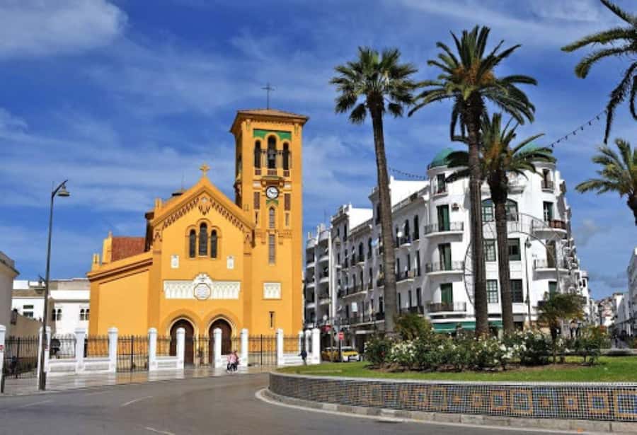 From Tangier: Day Trip to Tetouan with Local Guide - Pickup in Tangier and the one-hour drive