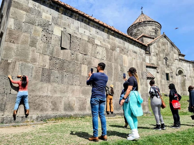 From Tbilisi: Day Trip to Armenia with Homemade Lunch - Crossing from Georgia into Armenia