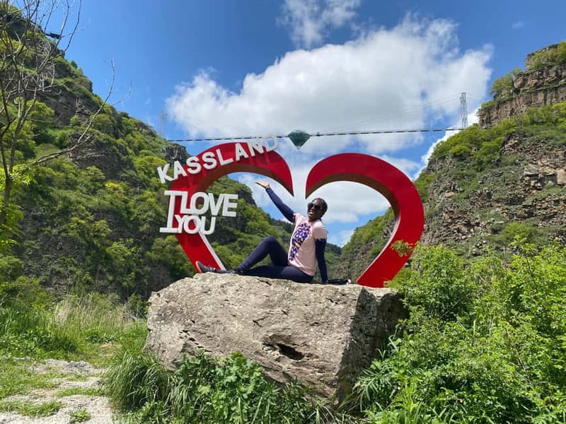 From Tbilisi: Diamond Bridge and Dashbashi Canyon Day Trip - Lunch, honey, and the Diamond Bridge complex
