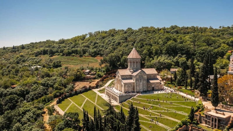 From Tbilisi: Kakheti & Sighnaghi Guided Day Trip with Wine - Badiauri and the smell of fresh shoti