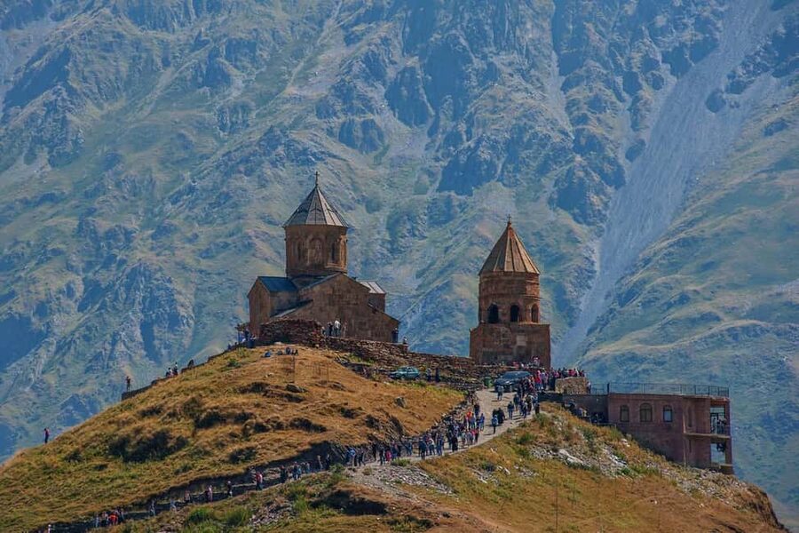 From Tbilisi: Kazbegi, Gudauri & Ananuri Day Trip - What the guides add to the day