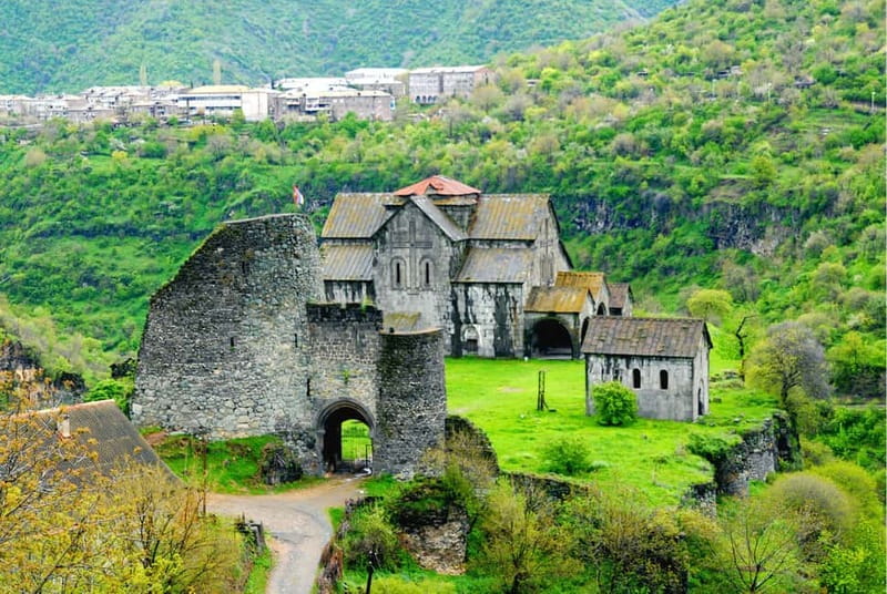 From Tbilisi to Armenia: Akhtala, Haghpat & Sanahin Day-Trip - Why northern Armenia makes a strong day trip from Tbilisi