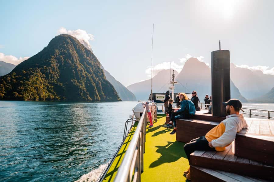 From Te Anau: Milford Sound Cruise and Coach Day Trip - The long road from Te Anau to Milford Sound