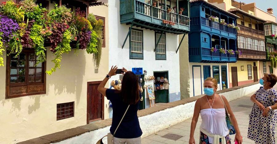 From Tenerife: Day Trip to La Palma Volcanic Landscapes - Santa Cruz Old Town and the island’s human side