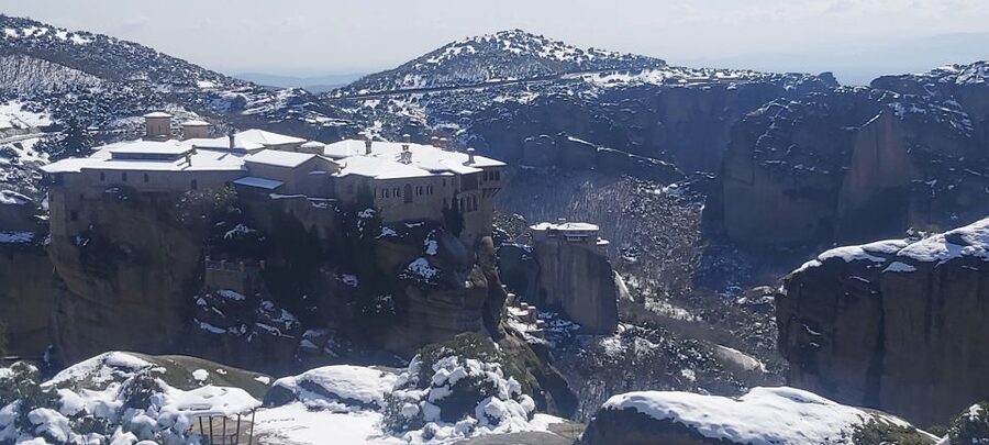 From Thessaloniki: Private Day Trip to Meteora with Transfer - The drive from Thessaloniki and the first coffee stop