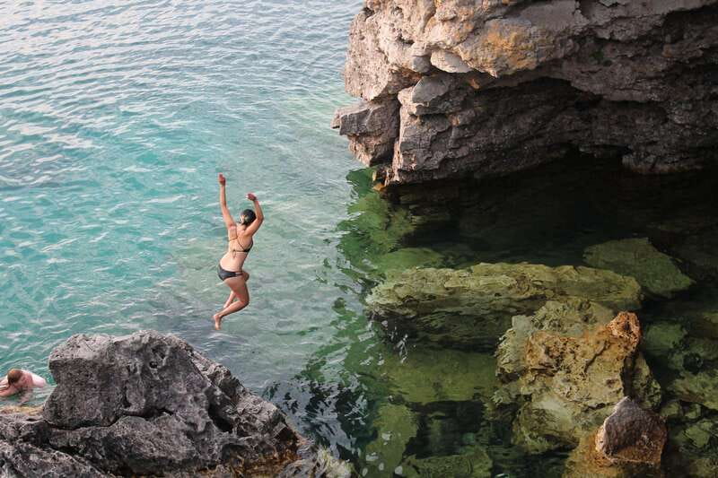 From Toronto: Bruce Peninsula National Park Guided Day Trip - Marr Lake, Cyprus Lake, and a pause among the trees
