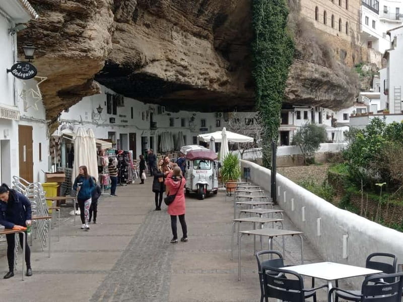 From Torremolinos: Ronda + Setenil de las Bodegas Day Trip - Walking from Alameda del Tajo to the New Bridge