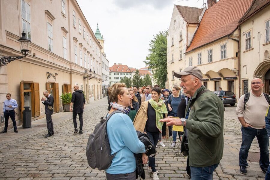 From Vienna: Bratislava Day Trip - The guides make the difference