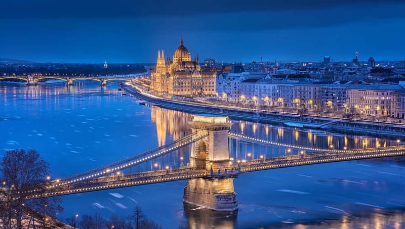 From Vienna: Budapest Group Day Trip - Castle Hill in 75 minutes