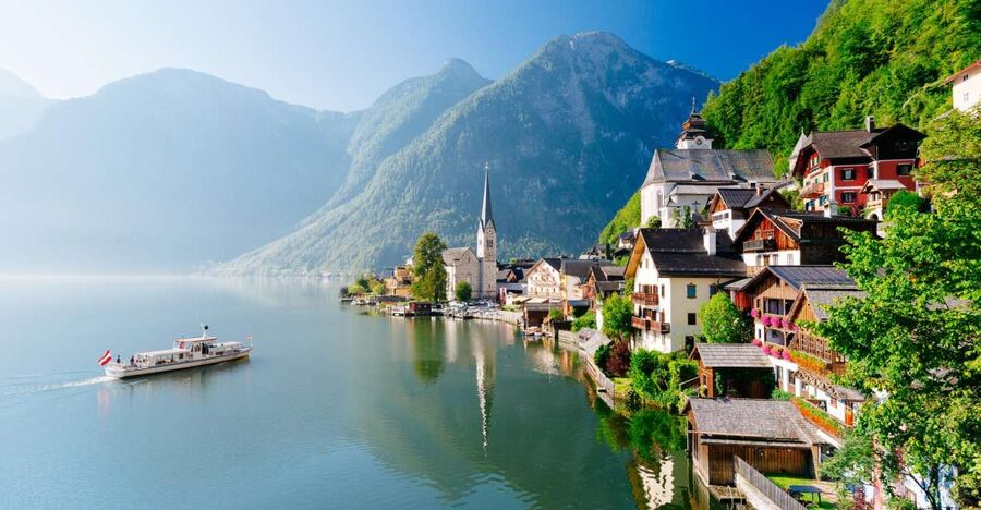 From Vienna: Full Day Trip to Hallstatt and Salzkammergut - Why Hallstatt makes a worthwhile day trip from Vienna