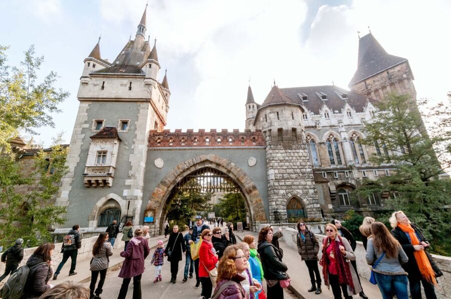 From Vienna: Guided Day Trip to Budapest - What the price includes, and what it does not