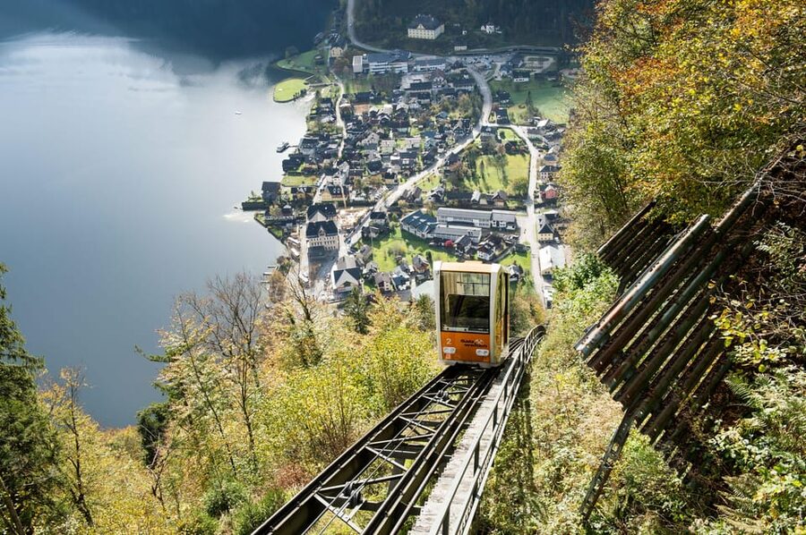 From Vienna: Hallstatt, Mountains & Alpine Lakes Day Trip - Meeting in central Vienna before the early start