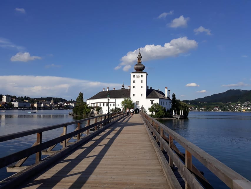From Vienna: Hallstatt, Mountains & Alpine Lakes Day Trip - The coach ride through Lower and Upper Austria