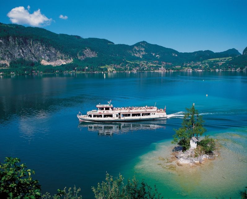 From Vienna: Salzburg and Alpine Lakes Full-Day Trip - A grand Salzburg day from Vienna