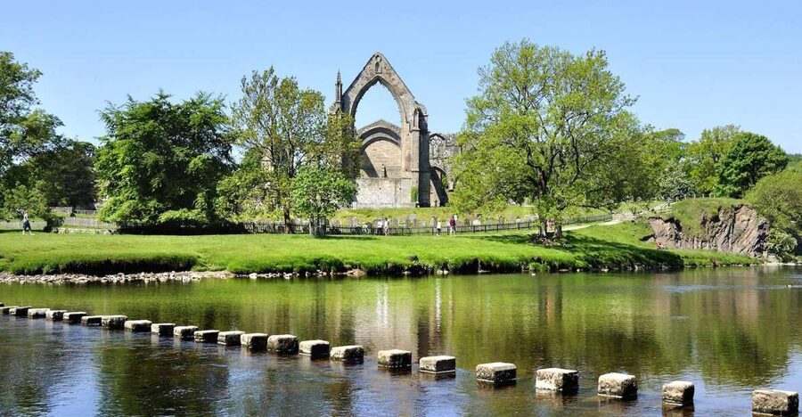 From York: Herriot and Yorkshire Dales Day Trip - Across Masham Moor and Nidderdale