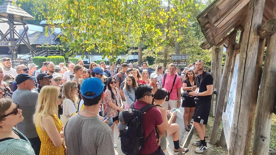 From Zadar: Plitvice Lakes Day Trip with Guide and Boat Tour - Meeting in Zadar and settling into the bus