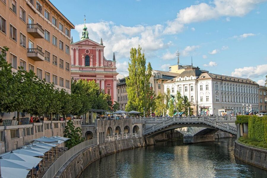 From Zagreb: Ljubljana and Lake Bled Guided Day Trip - The road to Lake Bled