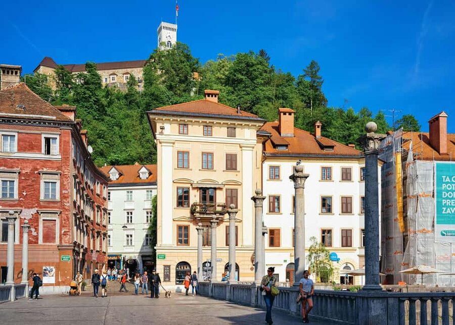 From Zagreb: Ljubljana and Postojna cave Day Trip - Predjama Castle and its 123-meter cliff