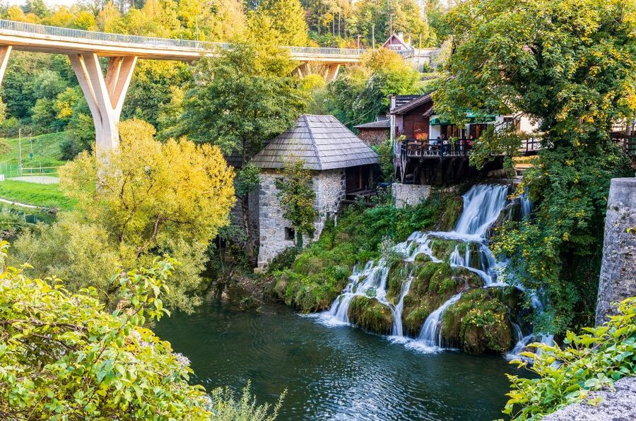 From Zagreb: Plitvice & Rastoke Guided Day Trip with Ticket - What changes by season