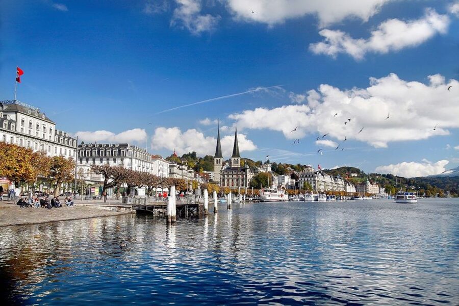 From Zurich: Day Trip to Lucerne with Optional Yacht Cruise - Choosing between museums, monuments, and lunch