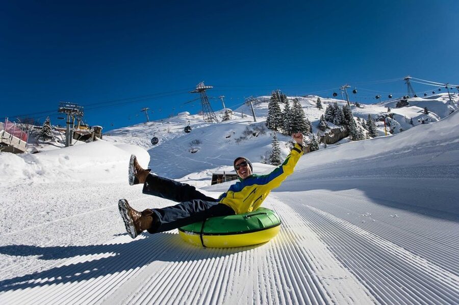 From Zurich: Mount Titlis Daytrip & first time Ski Adventure - From Zurich Sihlquai to the shores of Lake Lucerne