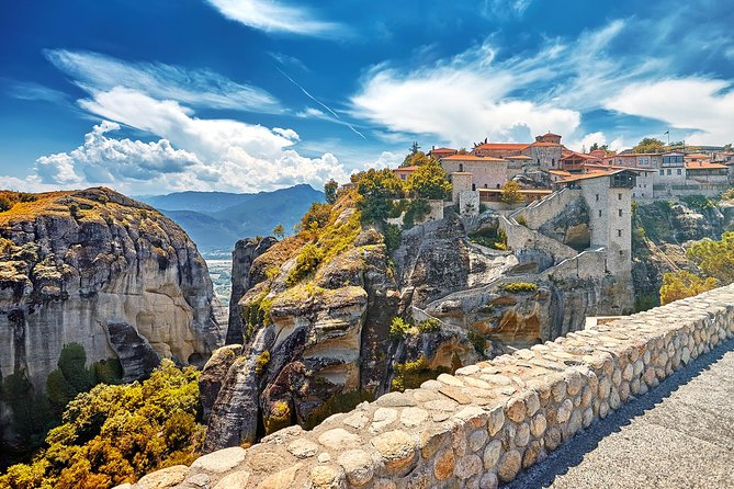 Full-Day Trip to Meteora from Thessaloniki - The 8:00 a.m. meeting point in central Thessaloniki