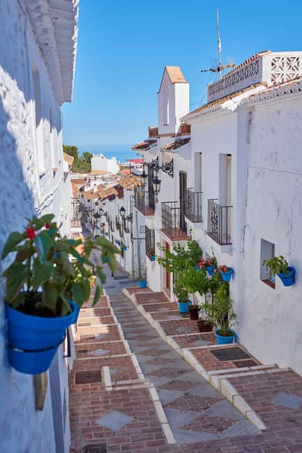 Gibraltar and Mijas town Day Trip with Free Time from Málaga - Crossing into Gibraltar with the right documents