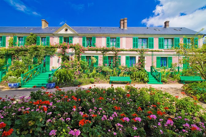 Giverny and Monet's House Half Day Trip from Paris Guide or Audio - Crowds, weather, and the best time to go