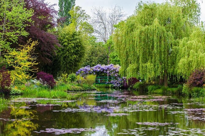 Giverny and Versailles Small Group Day Trip from Paris with Lunch - Key points to know before booking