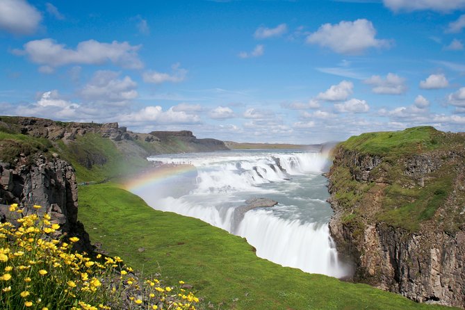 Golden Circle Day Trip with Fridheimar Greenhouse visit from Reykjavik - What the bus ride is really like