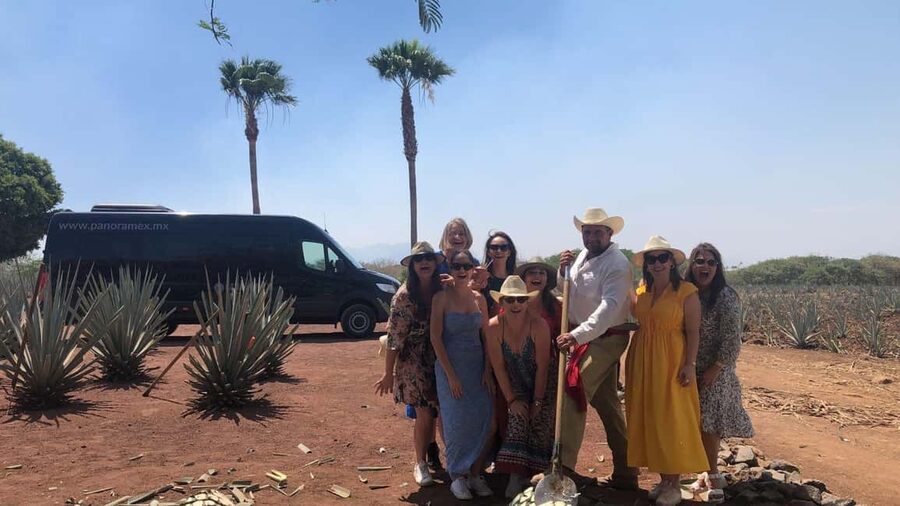 Guadalajara: Tequila Day Trip with Jose Cuervo Option - Lunch, drinks, and the cost of the day